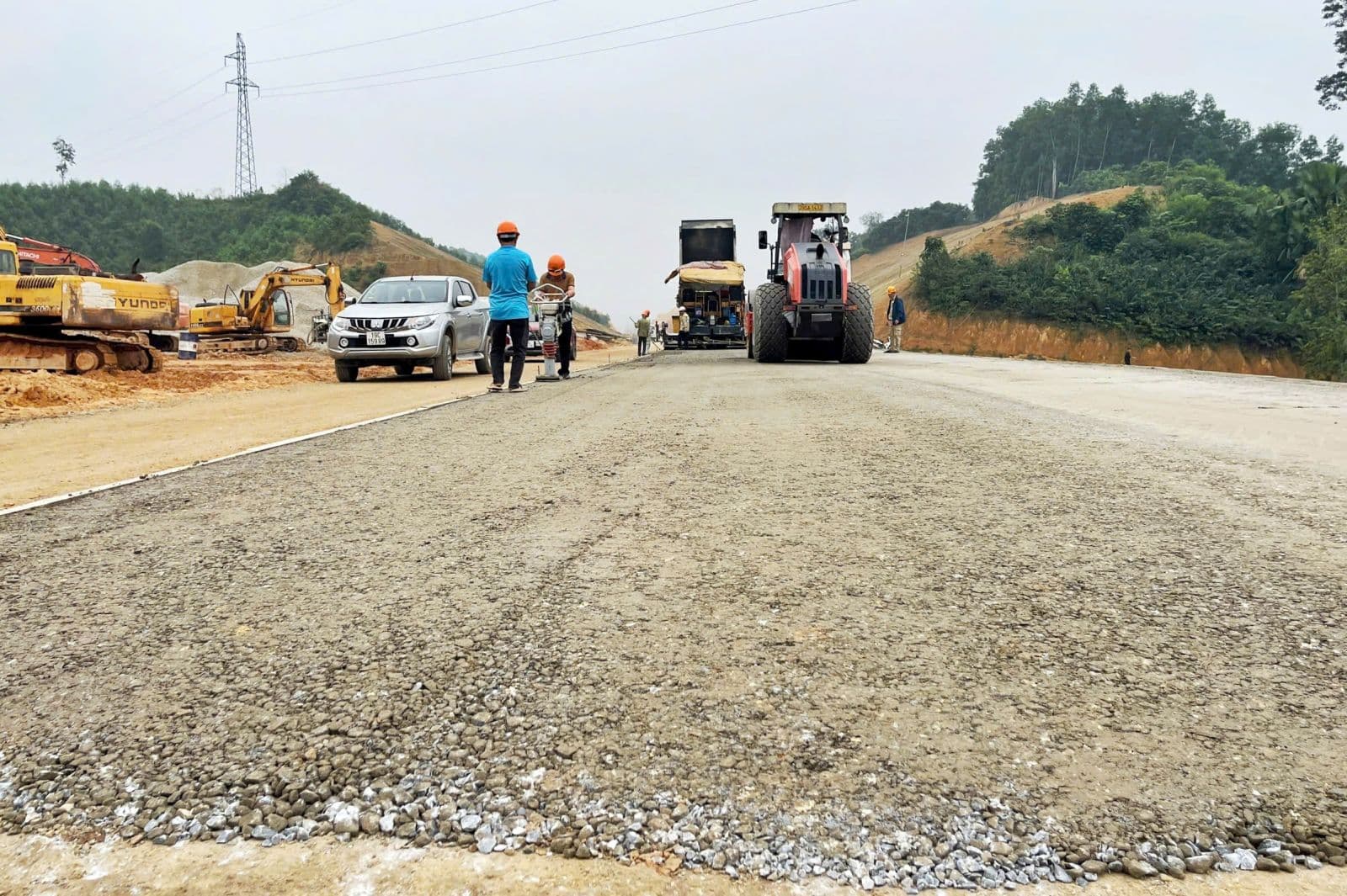 Tet không nghỉ trên cao tốc Tuyên Quang – Hà Giang, công đoàn Xây dựng Việt Nam tiếp lửa công trường 10