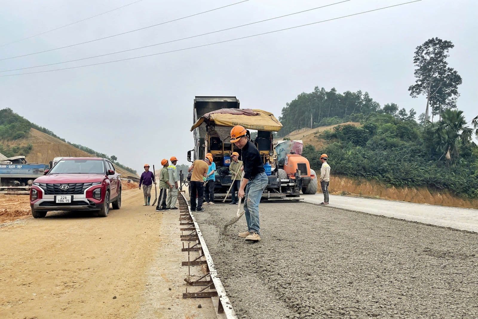 Tet không nghỉ trên cao tốc Tuyên Quang – Hà Giang, công đoàn Xây dựng Việt Nam tiếp lửa công trường 11