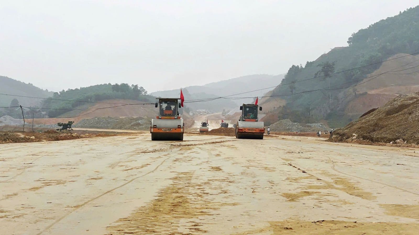 Tet không nghỉ trên cao tốc Tuyên Quang – Hà Giang, công đoàn Xây dựng Việt Nam tiếp lửa công trường 8